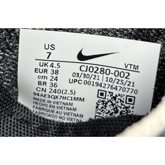 Nike React Phantom Run Flyknit 2 Womens Sz 7 Running Shoes Black Oreo EUC - Picture 9 of 9